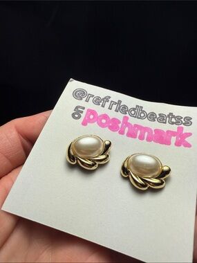 Art & Accessories - Earrings